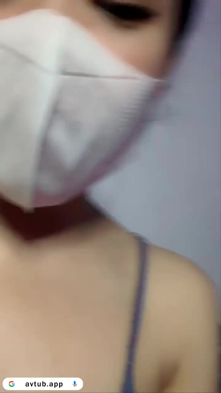 Cewek Toket Bulet Padat Sambil Kobel Memek Tipis