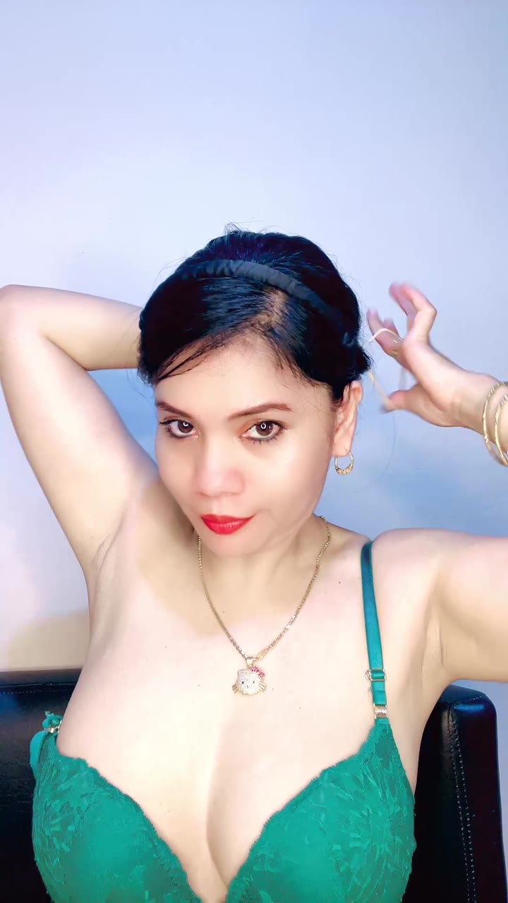 Kenalin Mbak Nona Host Baru Gak Kalah Binal HOT51