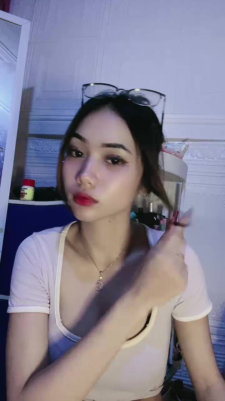 Amelia Gadis 19yo Bikin Penasaran Viewers Mango Live
